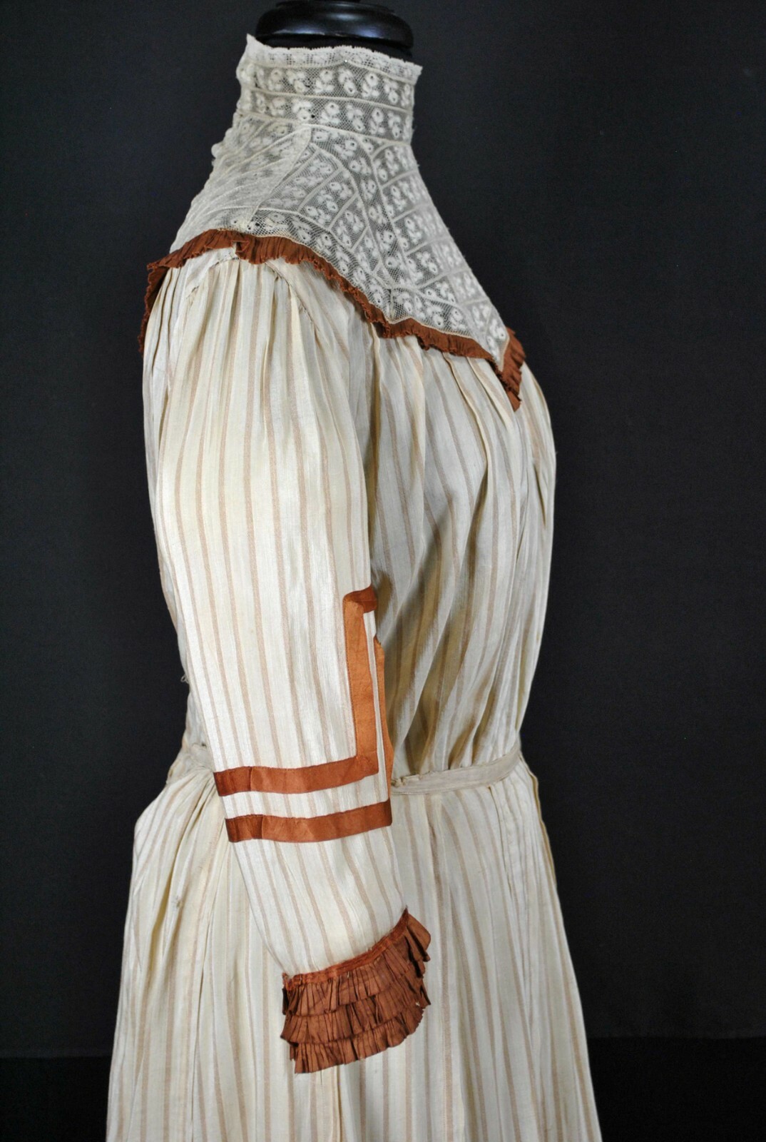 VICTORIAN 2 PIECE STRIPED COTTON DAY DRESS, 1900s - image 6