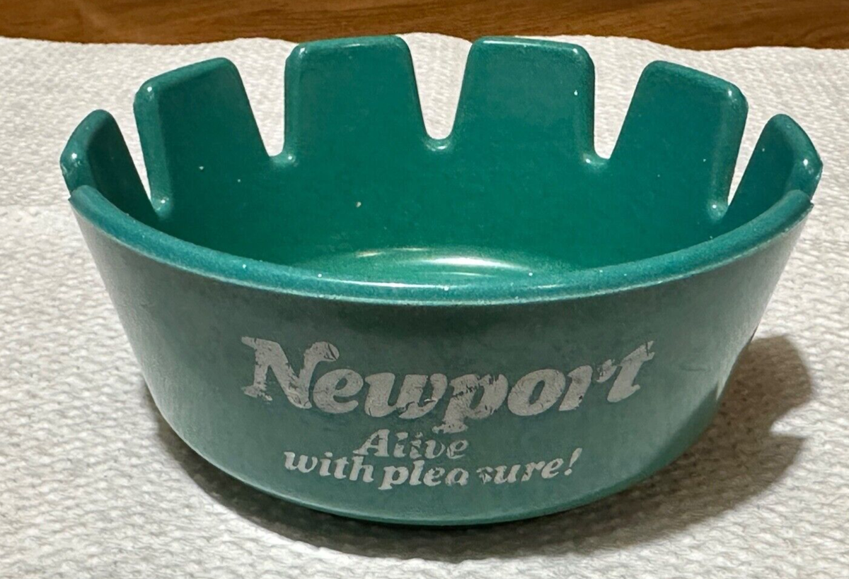 Newport Cigarettes Alive With Pleasure Ashtray 80's Bakelite