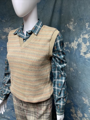 Vintage 1980s Women’s London Fog Sweater Vest V Neck Tan S/M - Picture 2 of 7