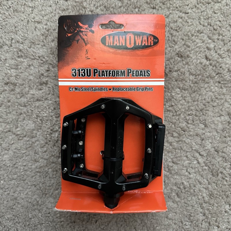 Wellgo Man O War 313U Platform Pedals - Black Alloy Pedals With Steel Spindles