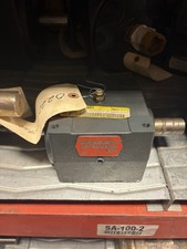 NEW NO BOX Hub City 0220-00912-165 Right Angle Gear Reducer 2:1