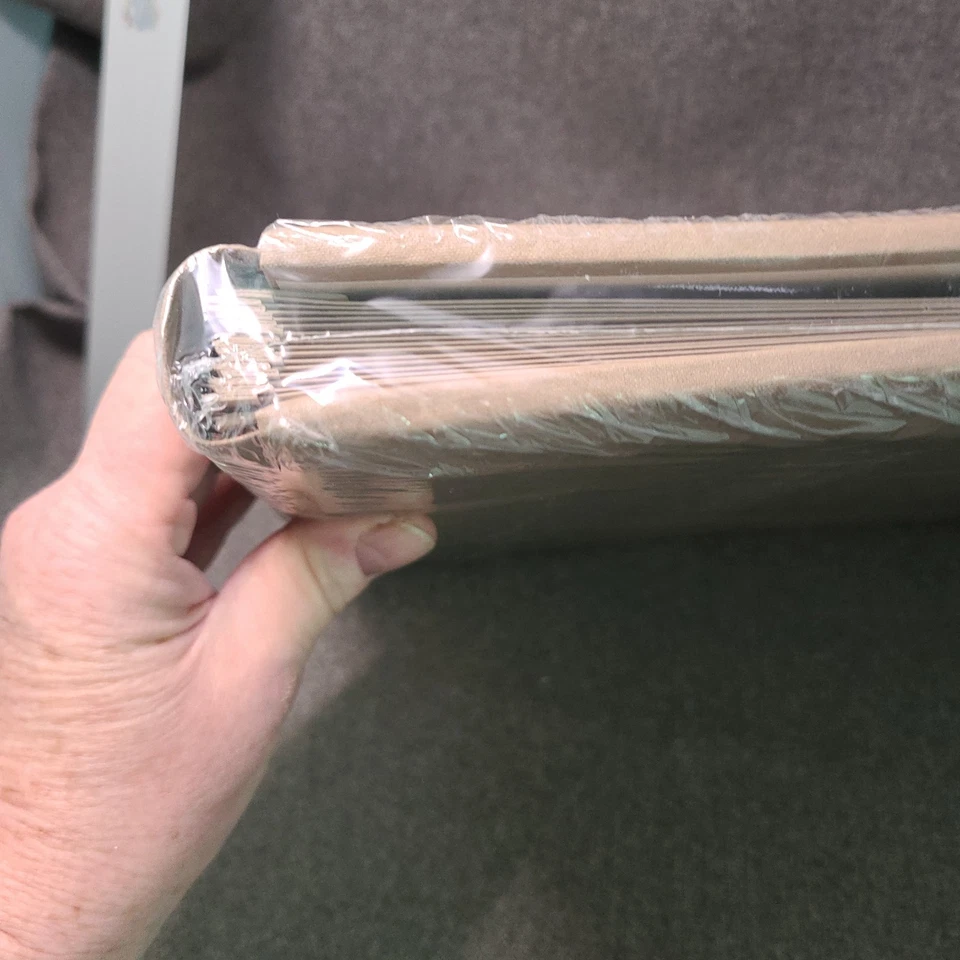 Álbum de recortes Creative Memories 12 x 12 beige tostado con adornos dorados 15 páginas Foto 3 de 3