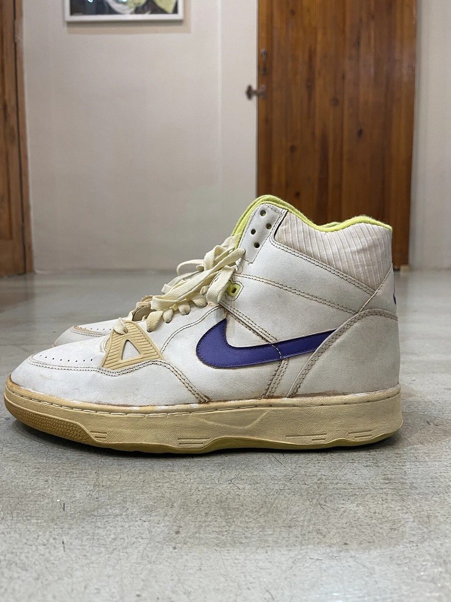 Deadstock Vintage 1990 Nike Front Court HI II 10.5 US Shoe Sneaker