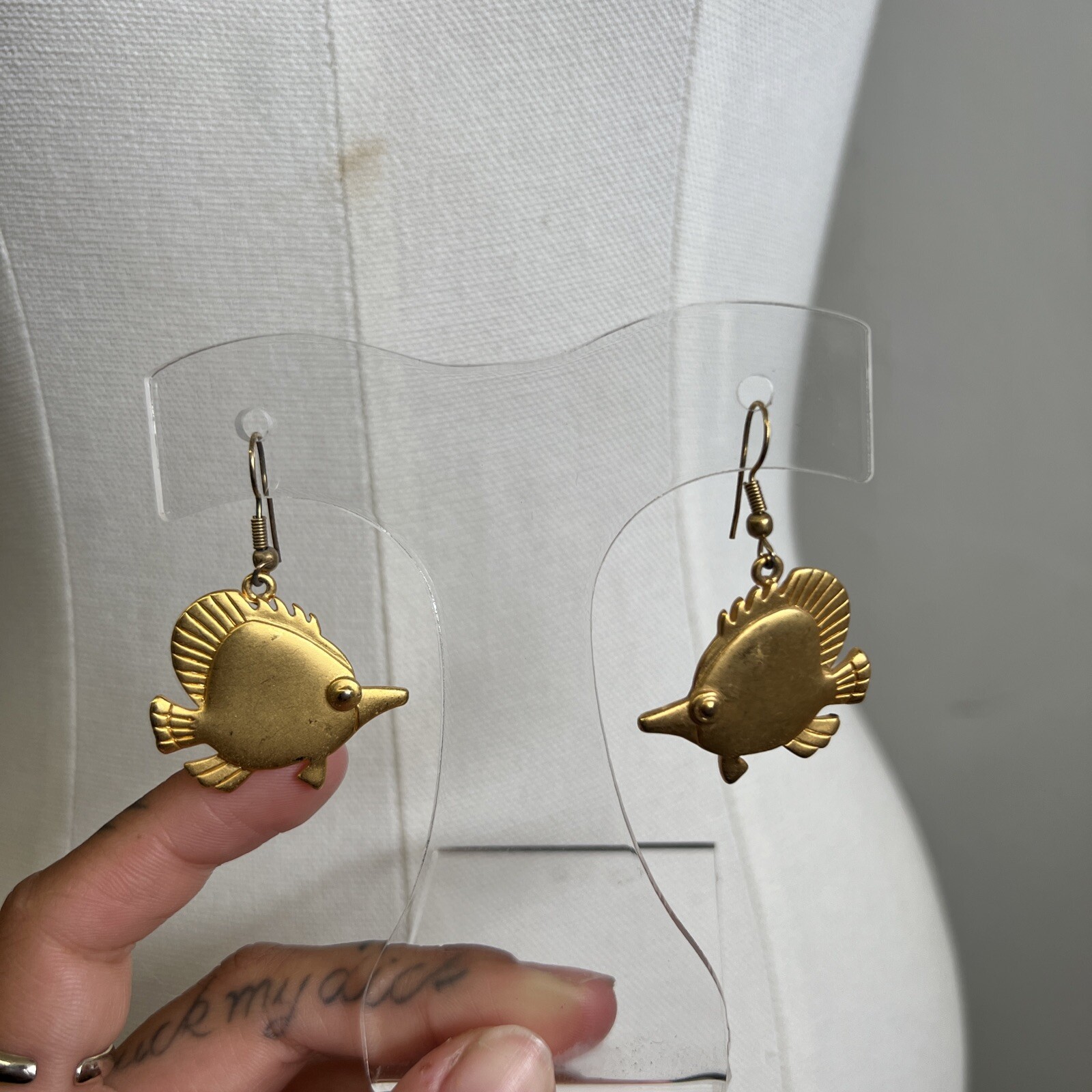 Vintage Signed JJ Costume Gold Tone Fish Earrings💕 Gem