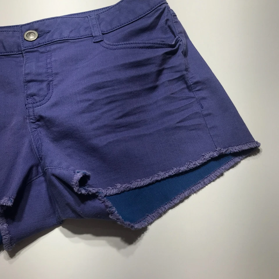 LC Lauren Conrad Shorts Womens Size 6 Periwinkle Faded Cut Off Mid Rise Shortie - Image 4 of 4