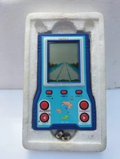 SPACE REVENGER SR 41V TRONICA 1983 JAPAN HANDHELD GAME WATCH