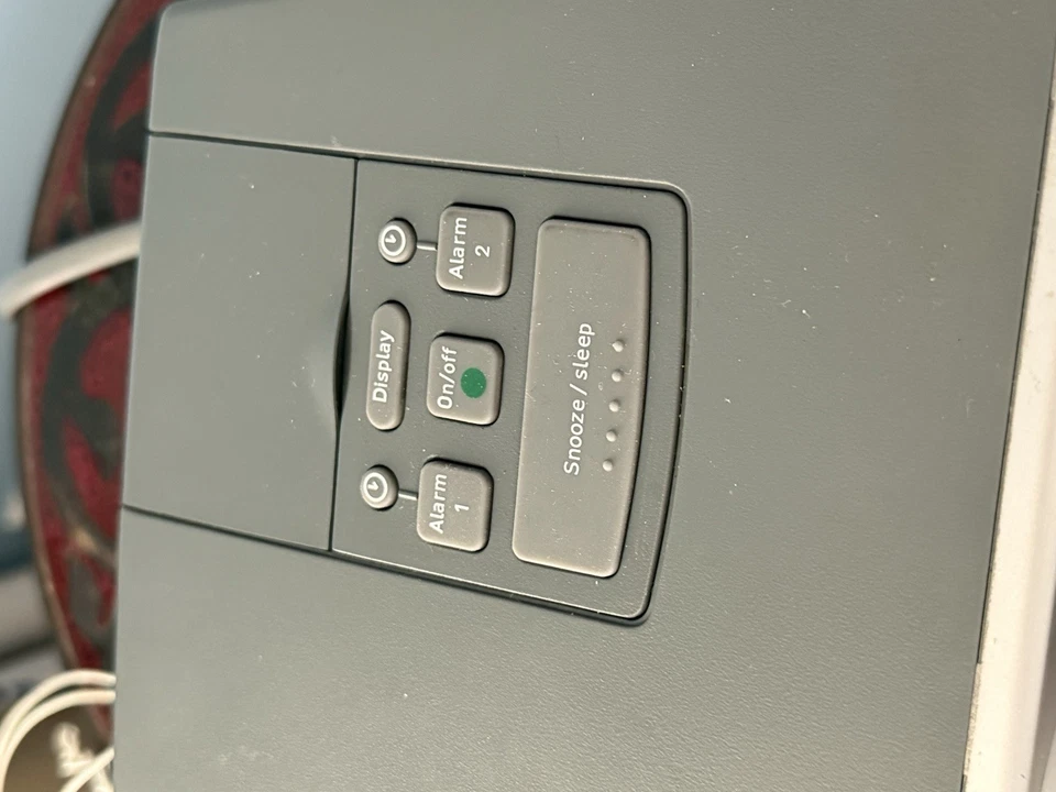 Boston Acoustics Recepter Radio AM FM /Alarm Clock Radio, No Volume , For Parts - Image 2 of 4