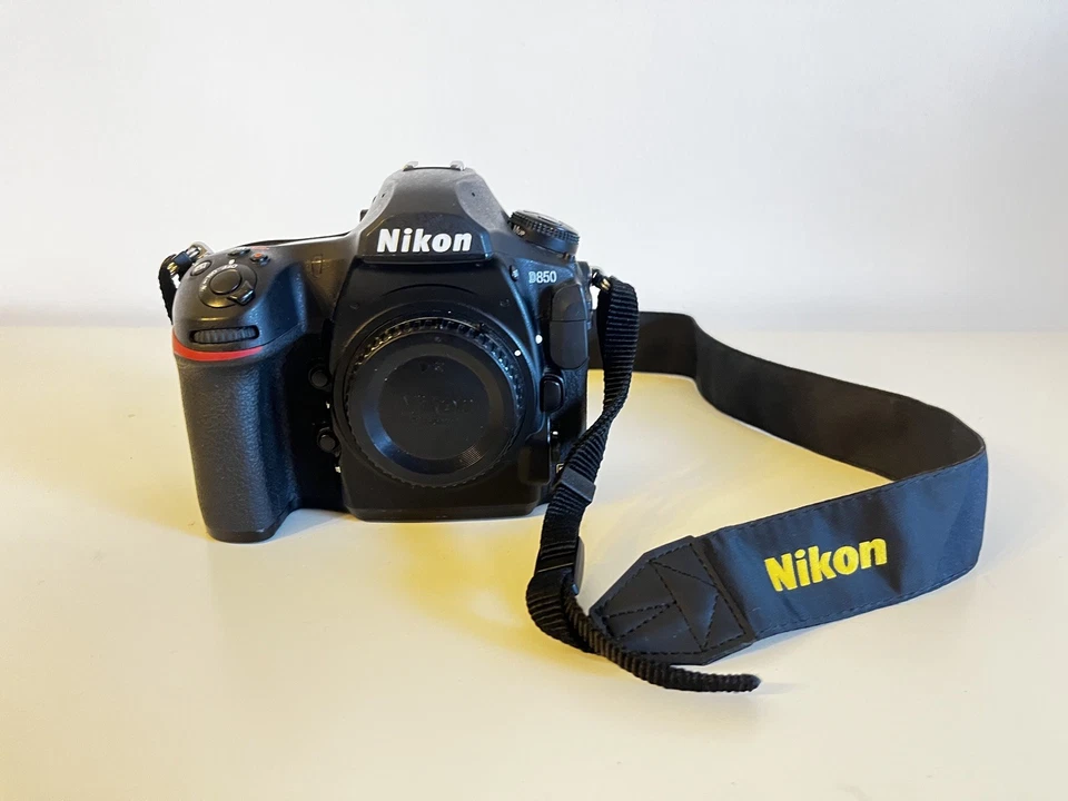 Nikon D850 45.7MP DSLR Kamera Body Shutter Count 38.000