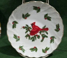 Lefton China Dish Cardinal-Hollies-Gold Trim-Hand Painted Christmas Decor  02966