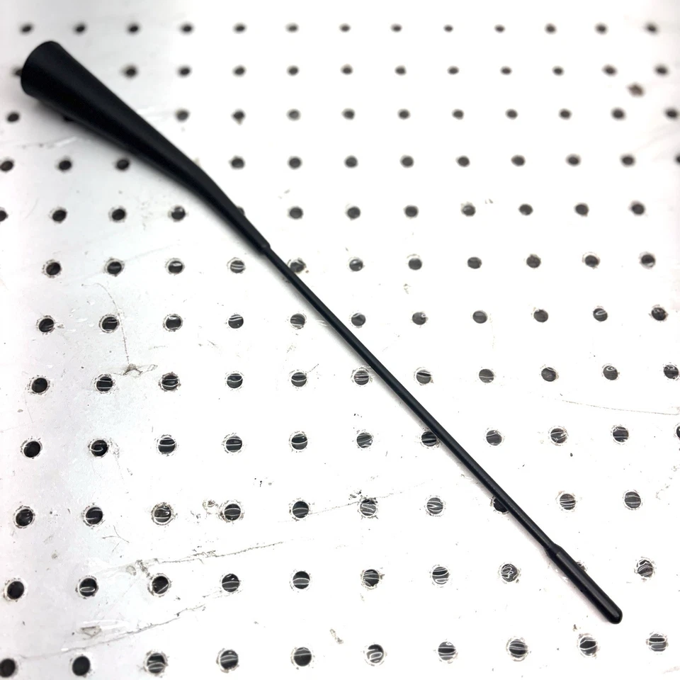 ANTENA MONTADA EN CUARTO DERECHO FORD MUSTANG 2010-2014 GT500 GT Foto 2 de 2