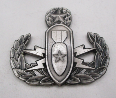 US Navy Chief Petty Officer CPO Explosive Ordnance Disposal EOD