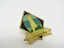 Vintage Ohio Lighthouse Souvenir Lapel Pin Gold Tone Enamel Travel Hat Badge