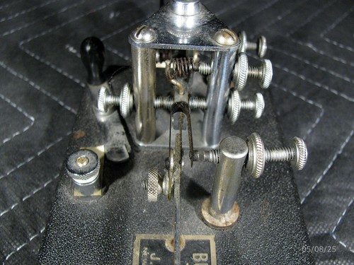 Bunnell Flash Key - Type No. 5-45 - Circa 1945 - Picture 17 of 24