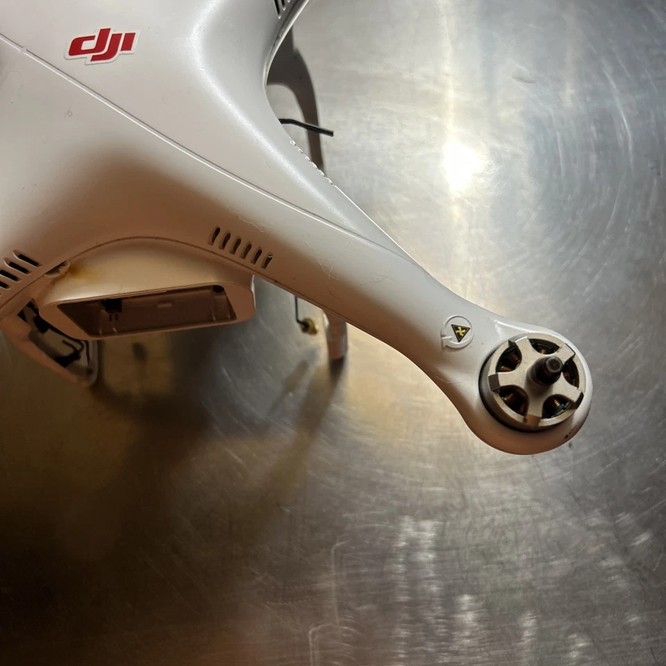 DJI Phantom 2 PZ331 drone For Parts - Image 4 of 4