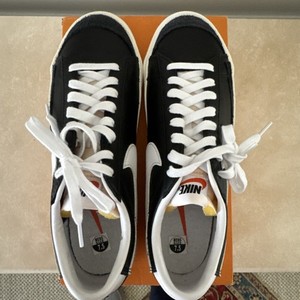 New In Box. NIKE Blazer Low ‘77 VNTG. Size 7.5. Black.