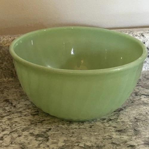 Vintage Fire King Ware Green Jadeite Swirl 9” Mixing Bowl
