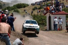 Armin Schwarz (GER) Skoda Fabia WRC jumps on Stage 21 Rally Car 2004 Old Photo