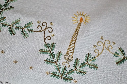 WEIHNACHTSBÄUME AUS SCHNÖRKELARBEITEN & KERZEN MIT EINEM TWIST! VINTAGE DEUTSCHE TISCHDECKE - Bild 7 von 12