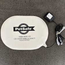 HEATED UNIVERSAL PET BED WARMER BY PET SAFE 10.3  X 14.3  Oval Shape