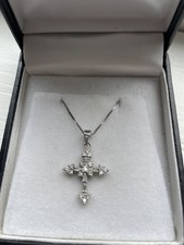 WHITE GOLD 14K BAGUETTE AND ROUND DIAMOND CROSS PENDANT 60 POINTS