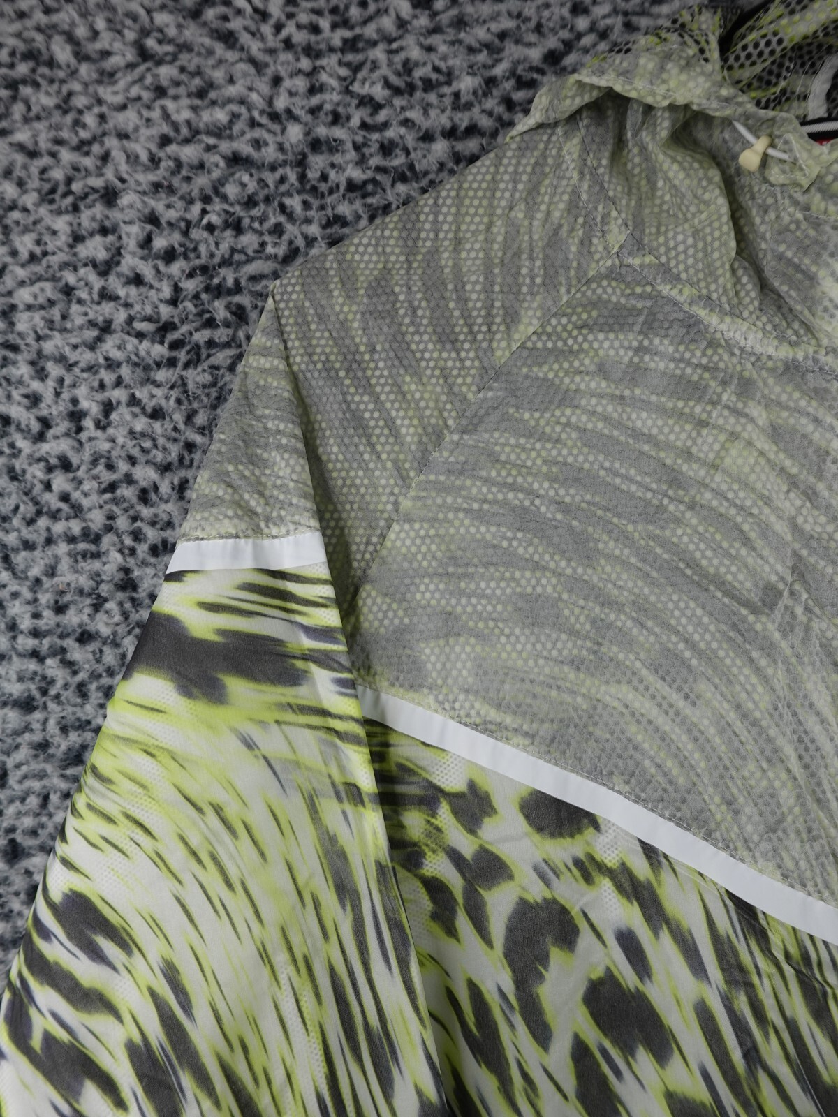 Nike Hyperfuse Windrunner Jacket Green/White Wind… - image 2