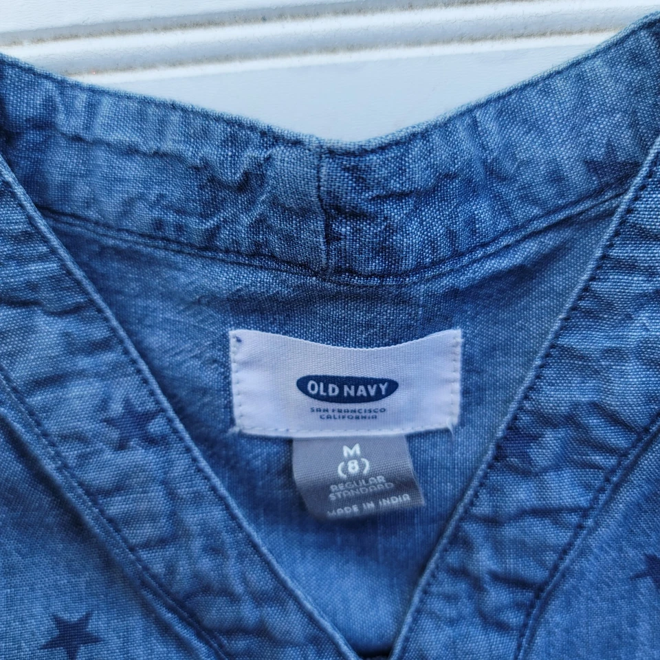 Blusa Old Navy Meninas Azul Denim Estrelas Hi Low Light Botão Camisa M (8) - Imagem 2 de 4