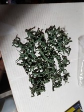 Vintage Lot 45 Green 2 Plastic Soldiers Army Men Mixed Lot .