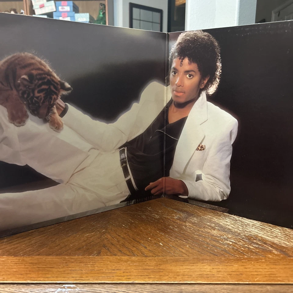 Michael Jackson THRILLER 1982 RARE Back Cover Error QE 38112- EX con./1st Press - Image 2 of 4
