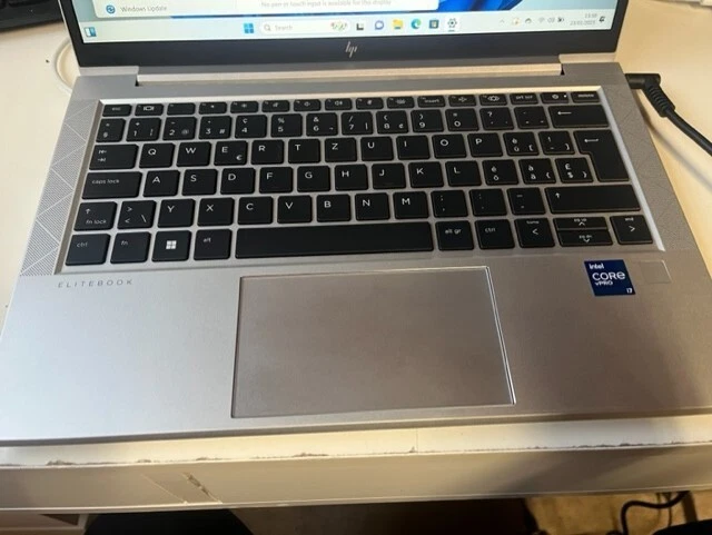 HP EliteBook 830 G8 · i7-1185G7 · 32GB · 512GB, photo 2 of 5