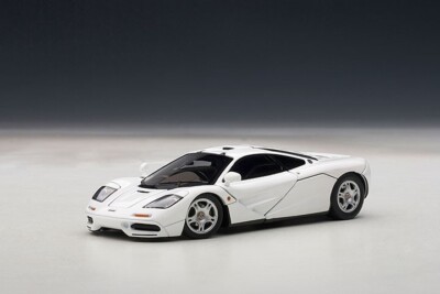 1/43 Mclaren F1 White With Openings Diecast Model Car By AUTOart