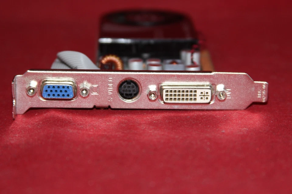 EVGA Nvidia GeForce 9400 GT, 1GB DDR2. PCI Graphics Card. (01G-P1-N948-LR) - Image 3 of 4