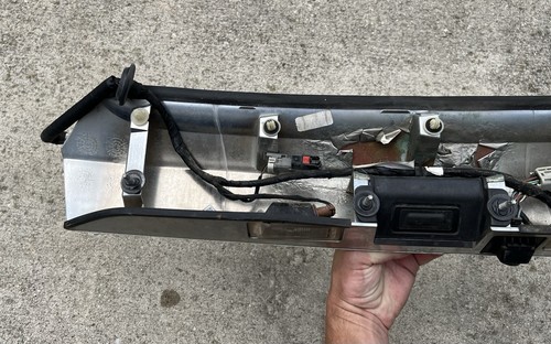 Decoración de puerta trasera genuina OEM usada para modelos GMC Terrain 2016-2017 - Imagen 5 de 8