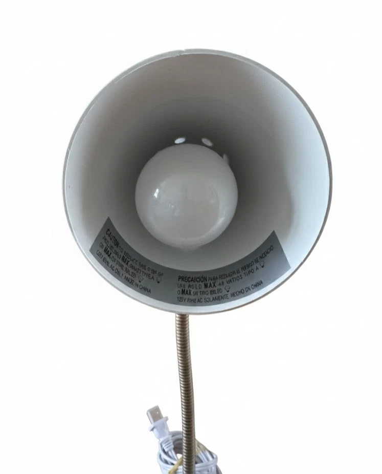 Lámpara de Escritorio y Organizador / Totalmente Nuevo, Nunca Usado con Etiquetas Originales / Con Bombilla  Foto 3 de 4