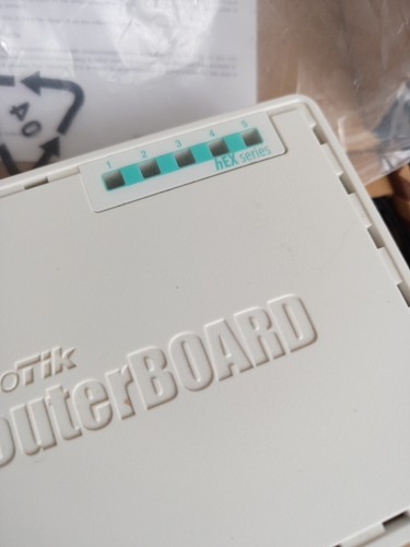 MikroTik Router hEX lite RB750UPr2 - Picture 2 of 8
