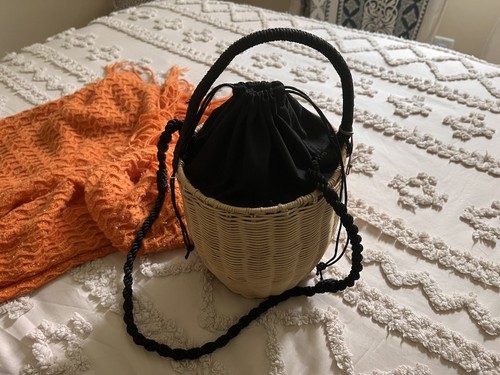A New Day Rattan Bucket Summer Basket Purse Drawstring Closure Crossbody NWT - Picture 4 of 10