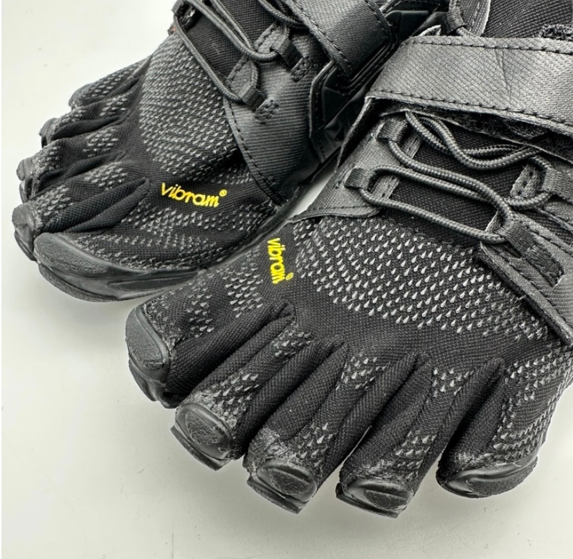 Vibram FiveFingers WOMEN V-Train 2.0 20W7701 Black flexibility
