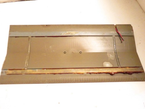 G SCALE TRAINS BUILDING PART ROOF- ANGELED - WITH STAIN - 5 X 11"- L2- - Picture 2 of 2