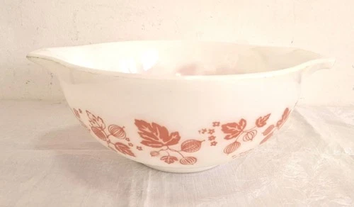 VINTAGE RIGOPAL PYREX GOOSEBERRY PINK CINDERELLA MIXING BOWL 5007 B ARGENTINA