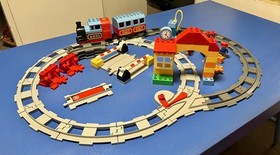 LEGO DUPLO: My First Train Set (10507) additional set Train Tracks 10882