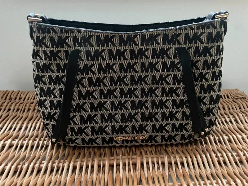 Michael Kors Jet Set Signature Fabric Cross Body Bag in Black/Beige - VGC - Image 2 of 4