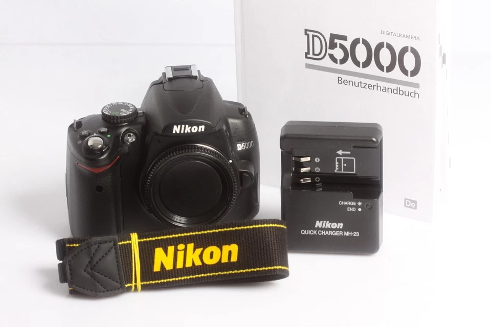 Nikon D5000 Gehäuse Body digitale Spiegelreflexkamera DSLR
