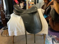 Smith Worthington Dressage Saddle Maxx Medium 19”