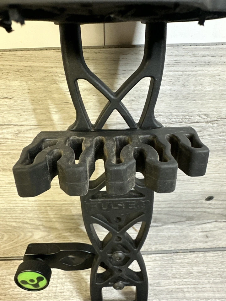 Колчан из 4 стрел с предохранителем для стрельбы из лука - черный - Изображение 4 из 4