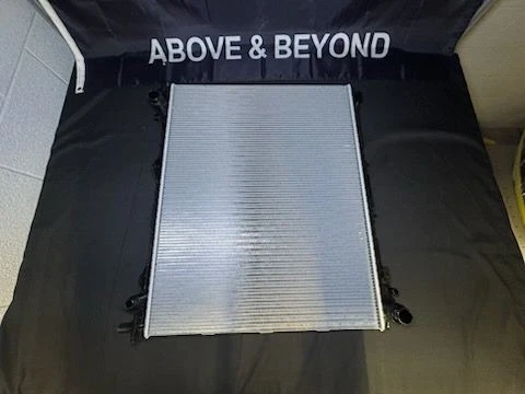 Genuine Land Rover Main Radiator Defender Range Rover Range Rover Sport LR162110 - Image 2 of 4