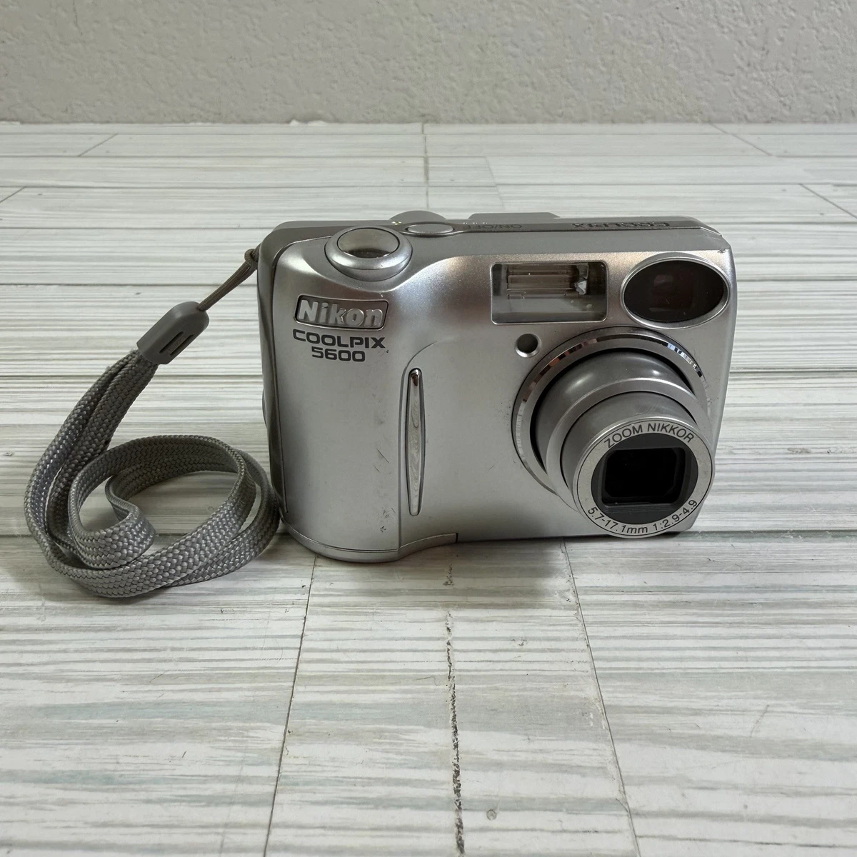 Nikon COOLPIX 5600 コンパクトデジタルカメラ COOLPIX 5600の製品画像 - 価格.com