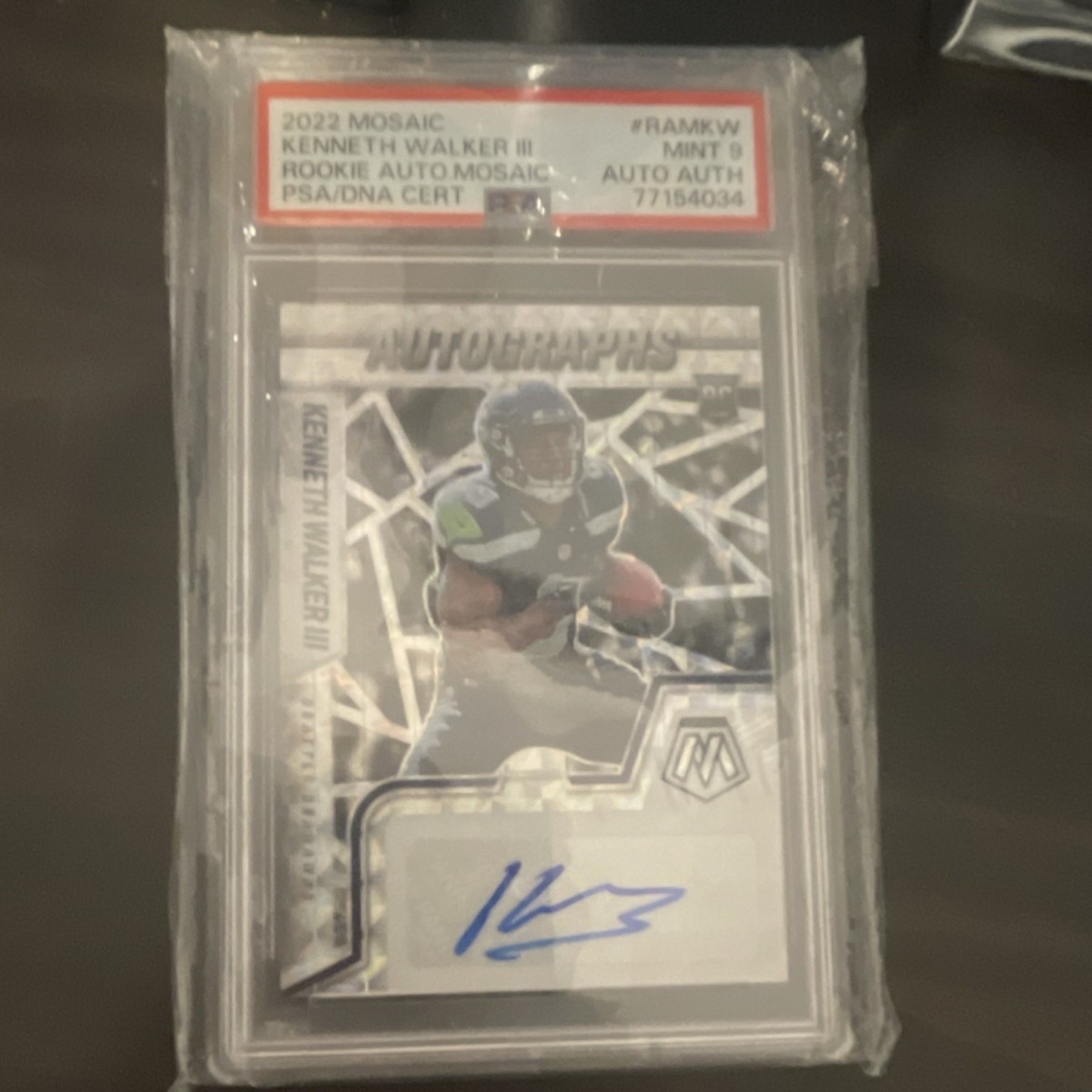 Panini Mosaic Kenneth Walker III Seahawks Rookie Auto Mosaic PSA 9