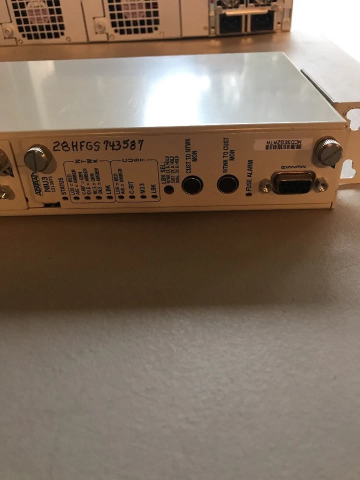 ESTANTE ADTRAN NIU3 3 RANURAS CON 2 MÓDULOS X 1213075 CON OREJAS DE RACK Foto 3 de 4