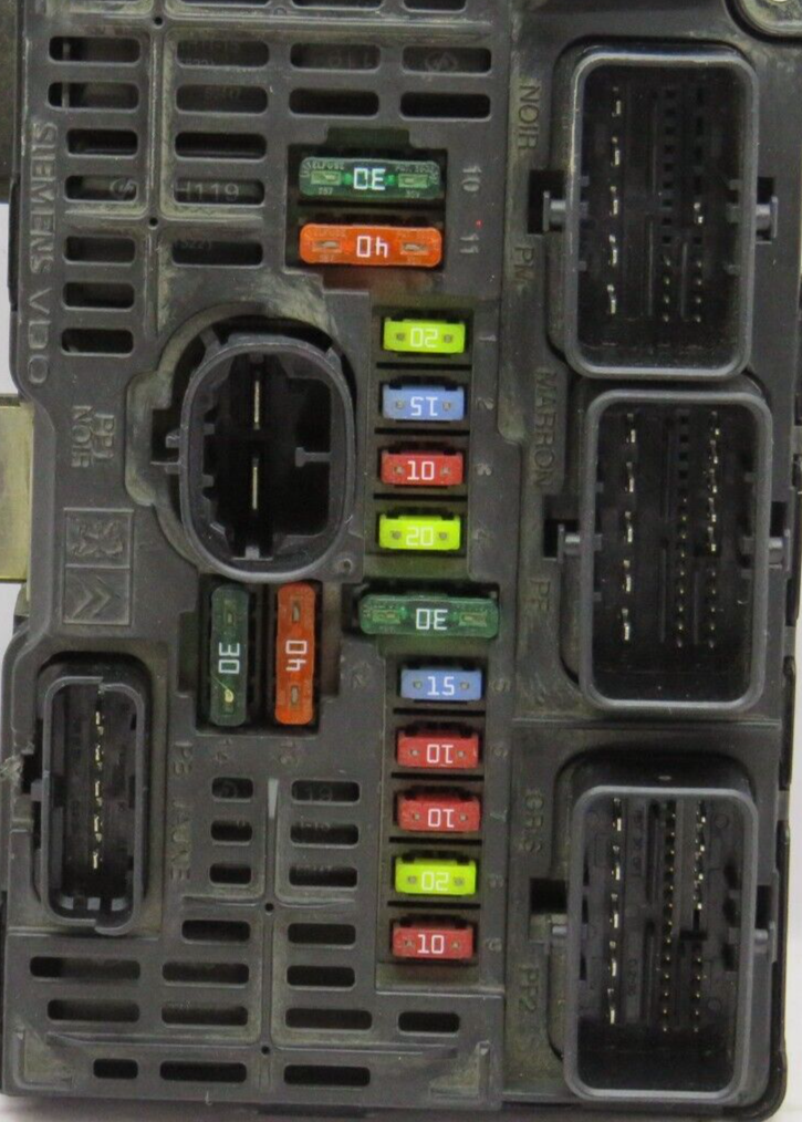 Boîte à Fusibles PEUGEOT 407 SW (6E_, 6D_) 2.0 HDi 135 5603291