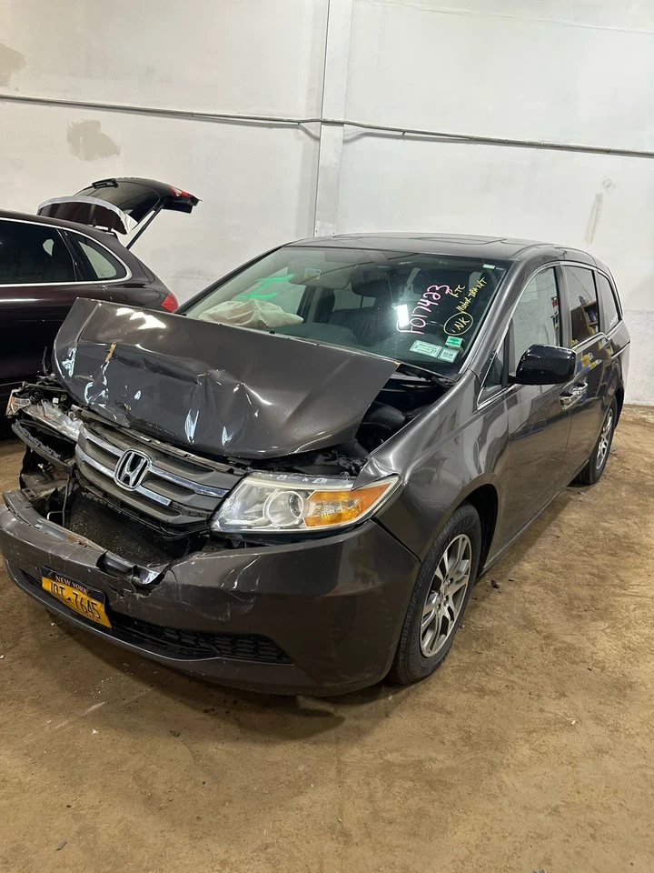 Used Rack and Pinion Assembly fits: 2013 Honda Odyssey Power Rack and Pinion Gra Foto 3 de 4