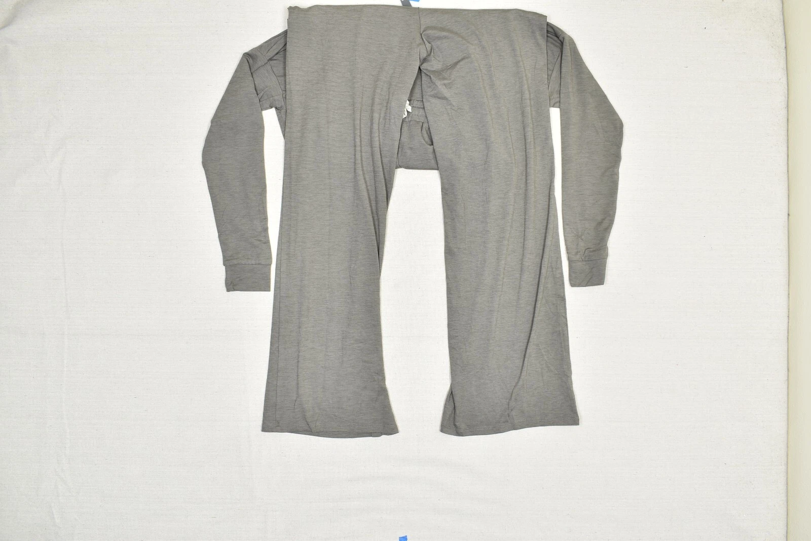 vuori lounge v neck long sleeve solid sweatshirt